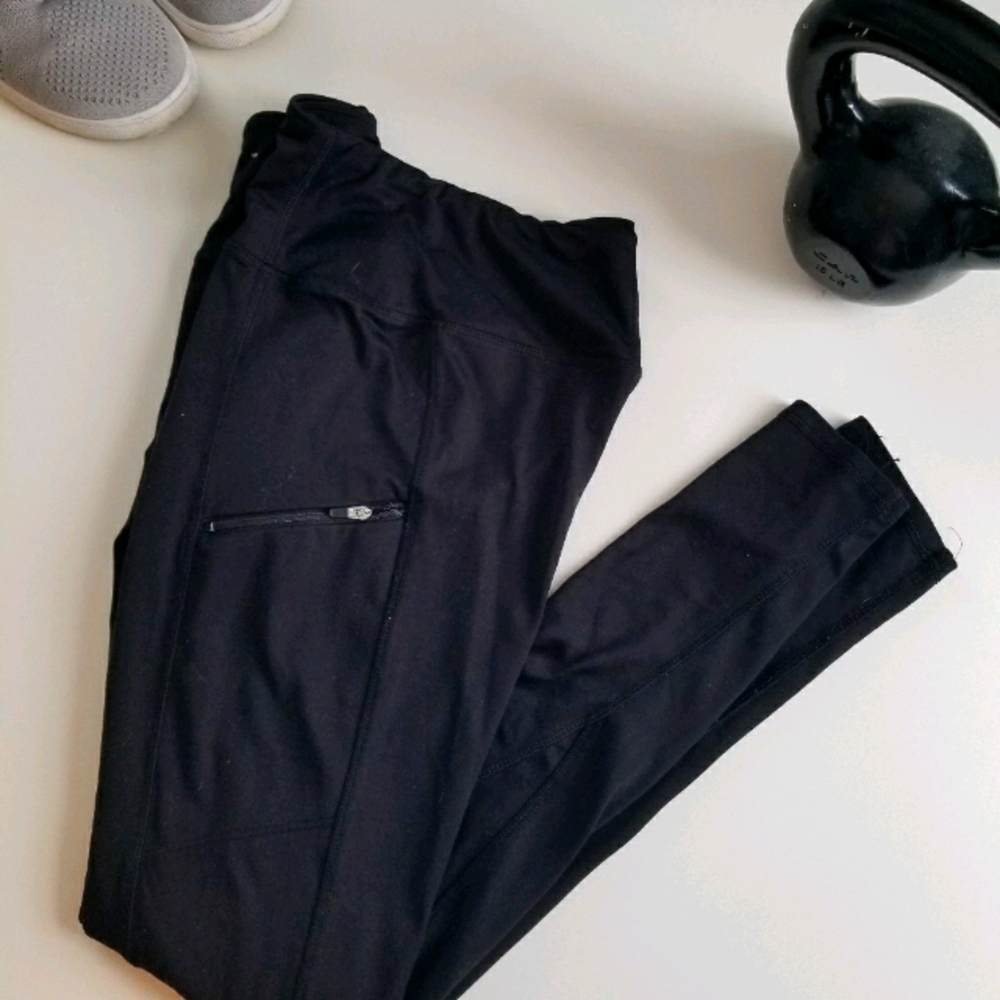 Maurices inMOTION Zipper-Pocket Fitness Legging